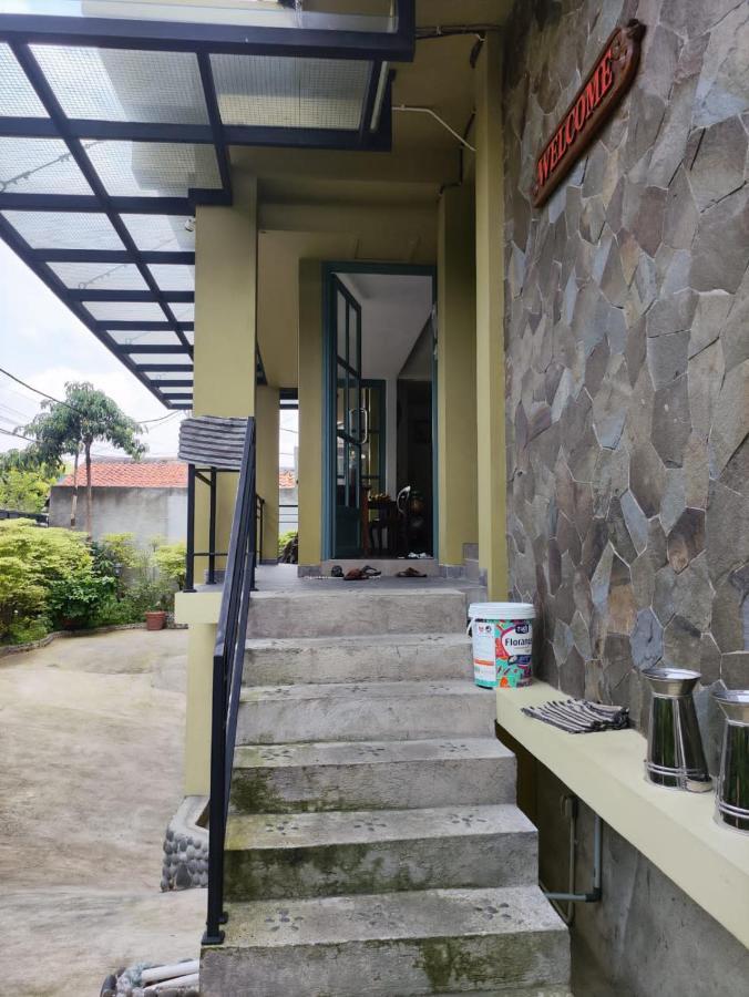 Rumah Pondok Pinang Jakarta Luaran gambar