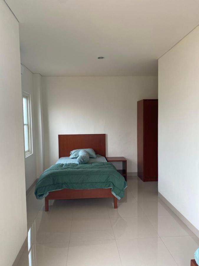 Rumah Pondok Pinang Jakarta Luaran gambar
