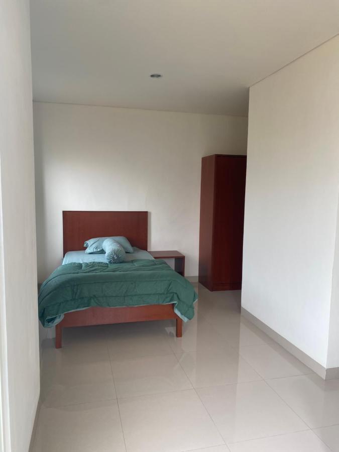 Rumah Pondok Pinang Jakarta Luaran gambar