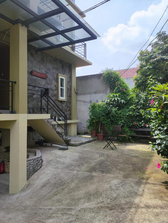 Rumah Pondok Pinang Jakarta Luaran gambar